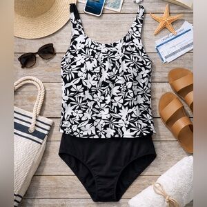 Lands’ End Swimsuit Women’s 16 One Piece Black White Floral Resort Cruise Wear